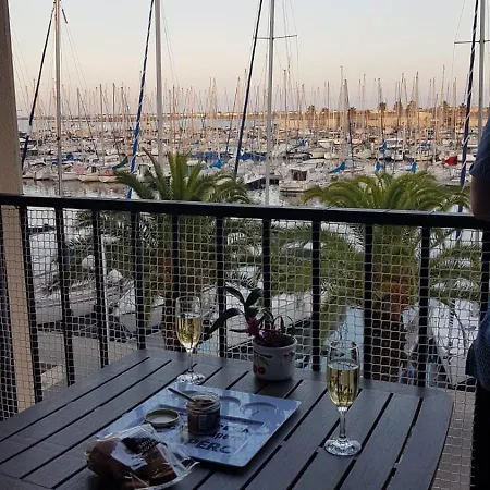 T2 Sur Le Port Avec Parking Gruissan