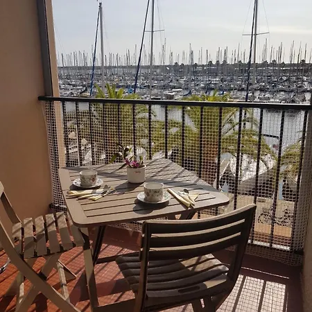 T2 Sur Le Port Avec Parking Apartment *