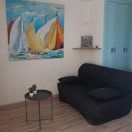 T2 Sur Le Port Avec Parking Apartment