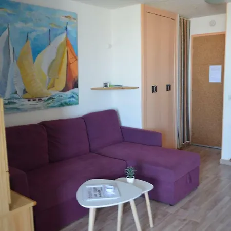 Apartment T2 Sur Le Port Avec Parking *